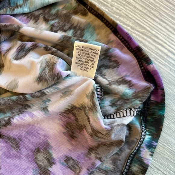 Christopher & Banks Women's Multicolor Gathered V-Neck Cap Short Sleeve Top Sz L - Picture 7 of 9